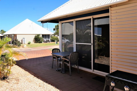 Osprey Holiday Village Unit 201 / 1 Bedroom - Foster Accommodation 1