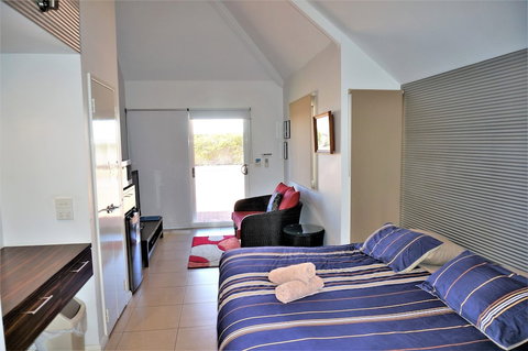 Osprey Holiday Village Unit 103 / 1 Bedroom - Foster Accommodation 0