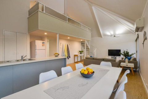 Osprey Holiday Village Unit 106 Trendy 3 Bedroom Holiday Villa With A Pool In The Complex - Foster Accommodation 5