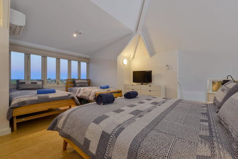 Osprey Holiday Village Unit 106 Trendy 3 Bedroom Holiday Villa With A Pool In The Complex - Foster Accommodation 4