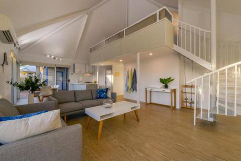 Osprey Holiday Village Unit 106 Trendy 3 Bedroom Holiday Villa With A Pool In The Complex - Foster Accommodation 0