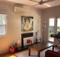 3 Bedroom Character Home Near CBD - Foster Accommodation