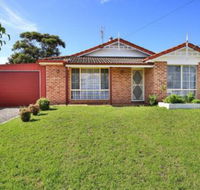 Kingfisher Pet Friendly 10 Mins to Hyams Beach - Foster Accommodation