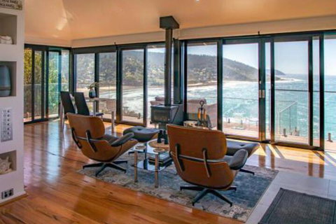 THE DECK HOUSE A WYE RIVER ICON - Foster Accommodation 5