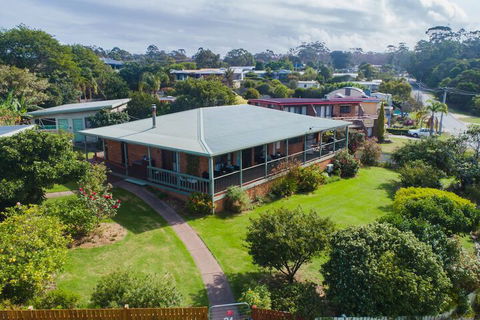 Bruces Waterside Units - Foster Accommodation 1