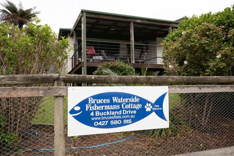 Bruces Waterside Units - Foster Accommodation 2