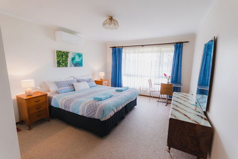 Bruces Waterside Units - Foster Accommodation 5