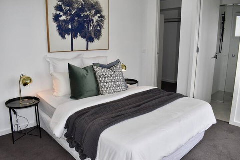 Brand New 2 Bed Apartment With Stunning City Views - Foster Accommodation 3