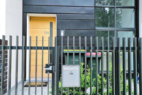 154 Wyndham - Foster Accommodation 2