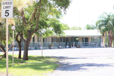 Back O Bourke Motel - Foster Accommodation 5