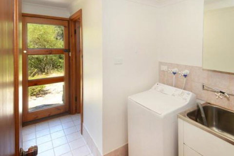 Bush N Waves - Foster Accommodation 4