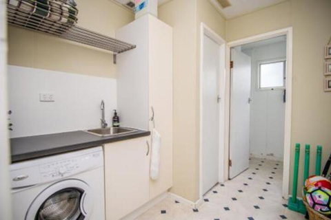 The Gee Beach House - Foster Accommodation 7