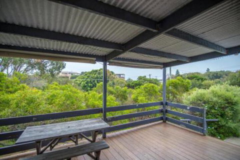 The Gee Beach House - Foster Accommodation 3