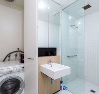 Cleo 1BDR St Kilda Apartment - Foster Accommodation