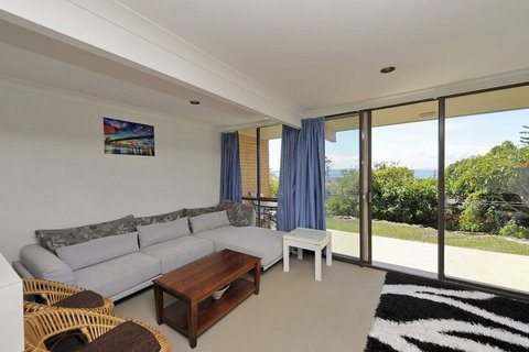 The Crest Unit 5 / 6 8 Tomaree Road - Foster Accommodation 1
