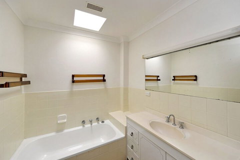 The Crest Unit 5 / 6 8 Tomaree Road - Foster Accommodation 2