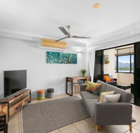 Chic City Apartment w Waterfront Views - Foster Accommodation