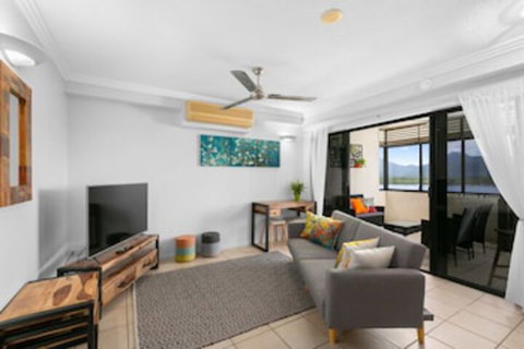 Chic City Apartment W Waterfront Views - Foster Accommodation 0