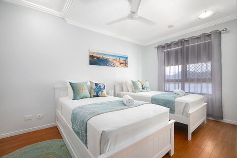 Chic City Apartment W Waterfront Views - Foster Accommodation 3