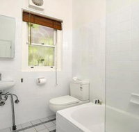 Spacious Two Bedroom Apartment in Crows Nest HUNT1 - Foster Accommodation