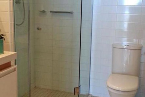 Glenelg Skyline Penthouse WiFi - Foster Accommodation 3