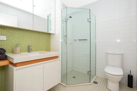 Glenelg Skyline Penthouse WiFi - Foster Accommodation 5