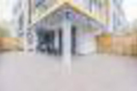 New Modern Apartment With Parking Near Amenities - Foster Accommodation 4