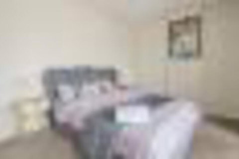 New Modern Apartment With Parking Near Amenities - Foster Accommodation 6