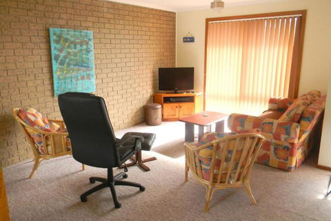 The Beach House - Foster Accommodation 4