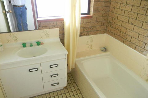 The Beach House - Foster Accommodation 3