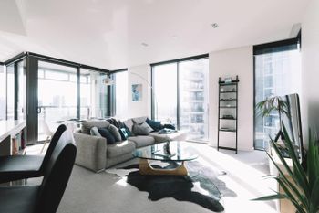 Experience Waterfront Luxury With Views - Foster Accommodation 5