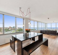 St Kilda Penthouse with Panaromic Bay and City View - Foster Accommodation