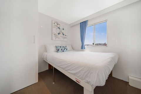 Coomera Houseboat Holidays - Foster Accommodation 6
