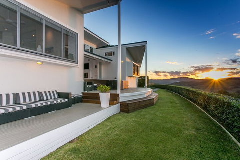 A PERFECT STAY - Byron's Brae - Foster Accommodation 1