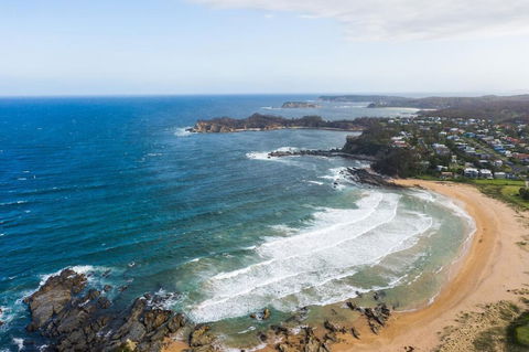 Abode Hotel Malua Bay - Foster Accommodation 1