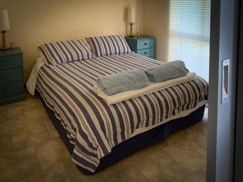 Gone Fishing - Foster Accommodation 0