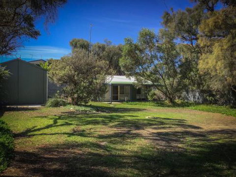 Gone Fishing - Foster Accommodation 5