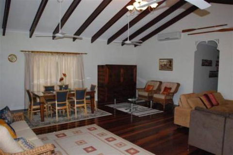 Appian Beach House - Foster Accommodation 4