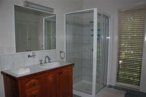 Appian Beach House - Foster Accommodation 3