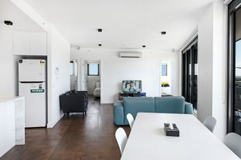 Roomerang At Panorama Apartments 3 - Foster Accommodation 2
