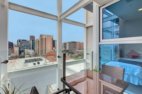 Executive Suite Adelaide CBD - Foster Accommodation 1