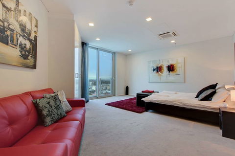 Executive Suite Adelaide CBD - Foster Accommodation 2