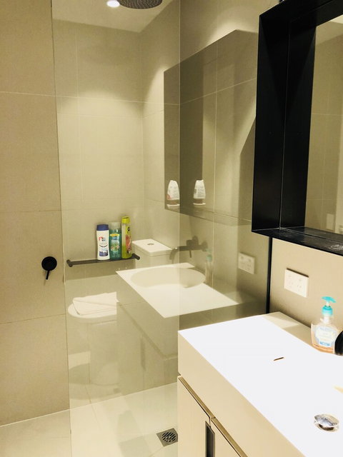 Comfy 2-Bedroom Apartment Level 5 - Foster Accommodation 6
