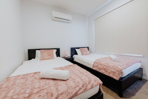 115glen Manor 2 - Foster Accommodation 5