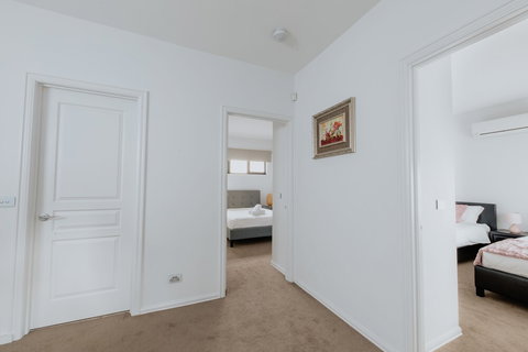 115glen Manor 2 - Foster Accommodation 1