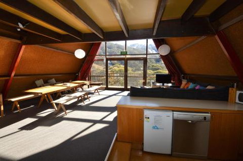 Moonbah Ski Lodge - Foster Accommodation 1