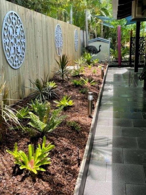 The Beach Shack Koda Beach Bungalow 1 - Foster Accommodation 2