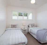 The White House Central Coolum with Spectacular Ocean Views  WiFi - Foster Accommodation
