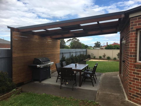 Numurkah Apartments The Saxton - Foster Accommodation 1