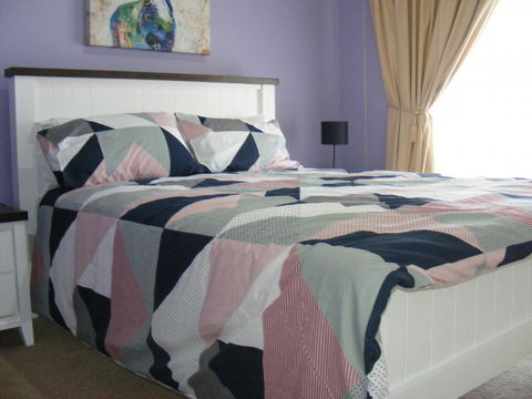 Numurkah Apartments The Saxton - Foster Accommodation 6